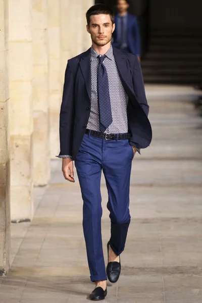 Look 1